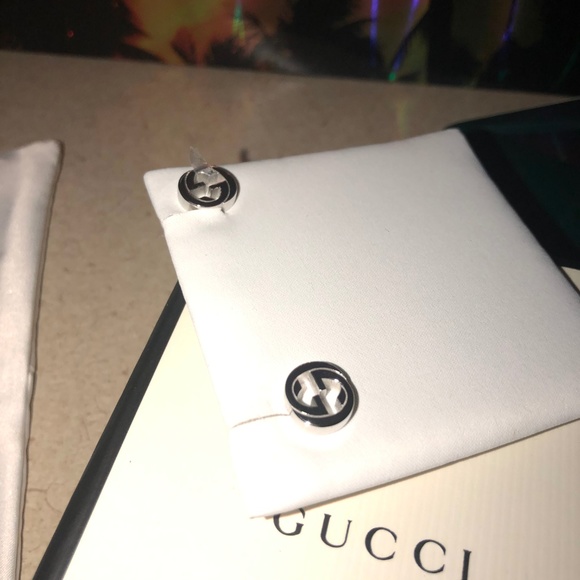 Gucci Earrings Authentic with box OFFERS ACCEPTED - Picture 1 of 3